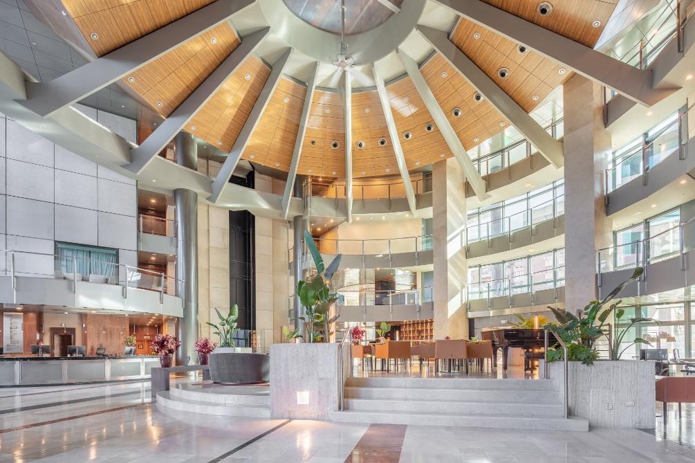 ホテル ユーロスターズ スイーツ ミラシエラ マドリード エクステリア 写真 The lobby of the hotel