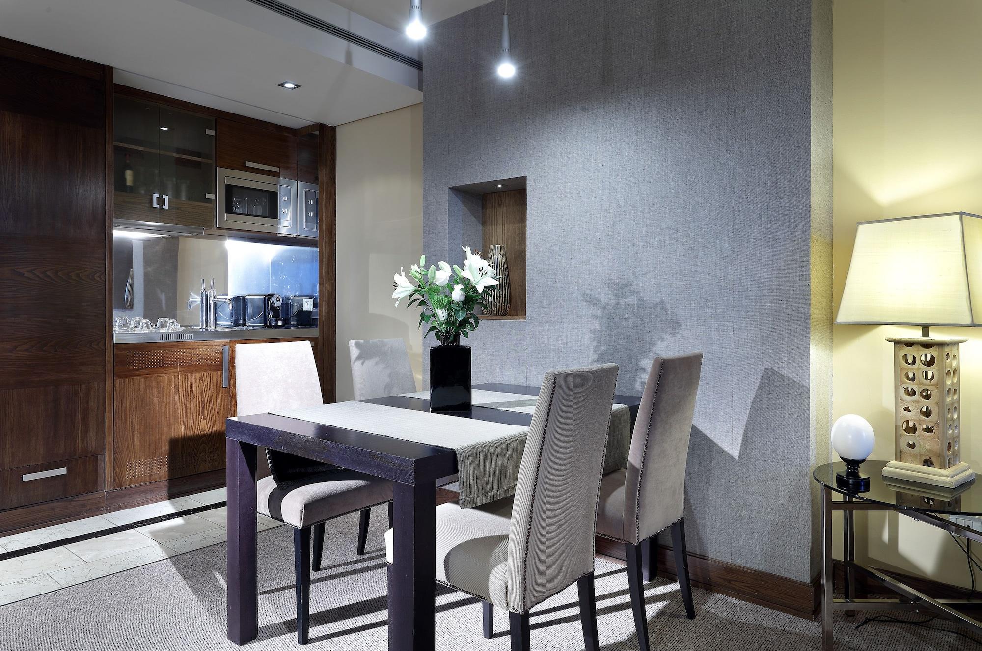 ホテル ユーロスターズ スイーツ ミラシエラ マドリード エクステリア 写真 A kitchen in a serviced apartment