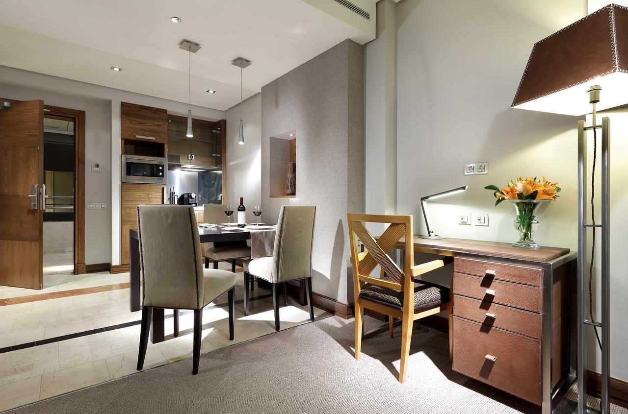 ホテル ユーロスターズ スイーツ ミラシエラ マドリード エクステリア 写真 A typical apartment at The Park